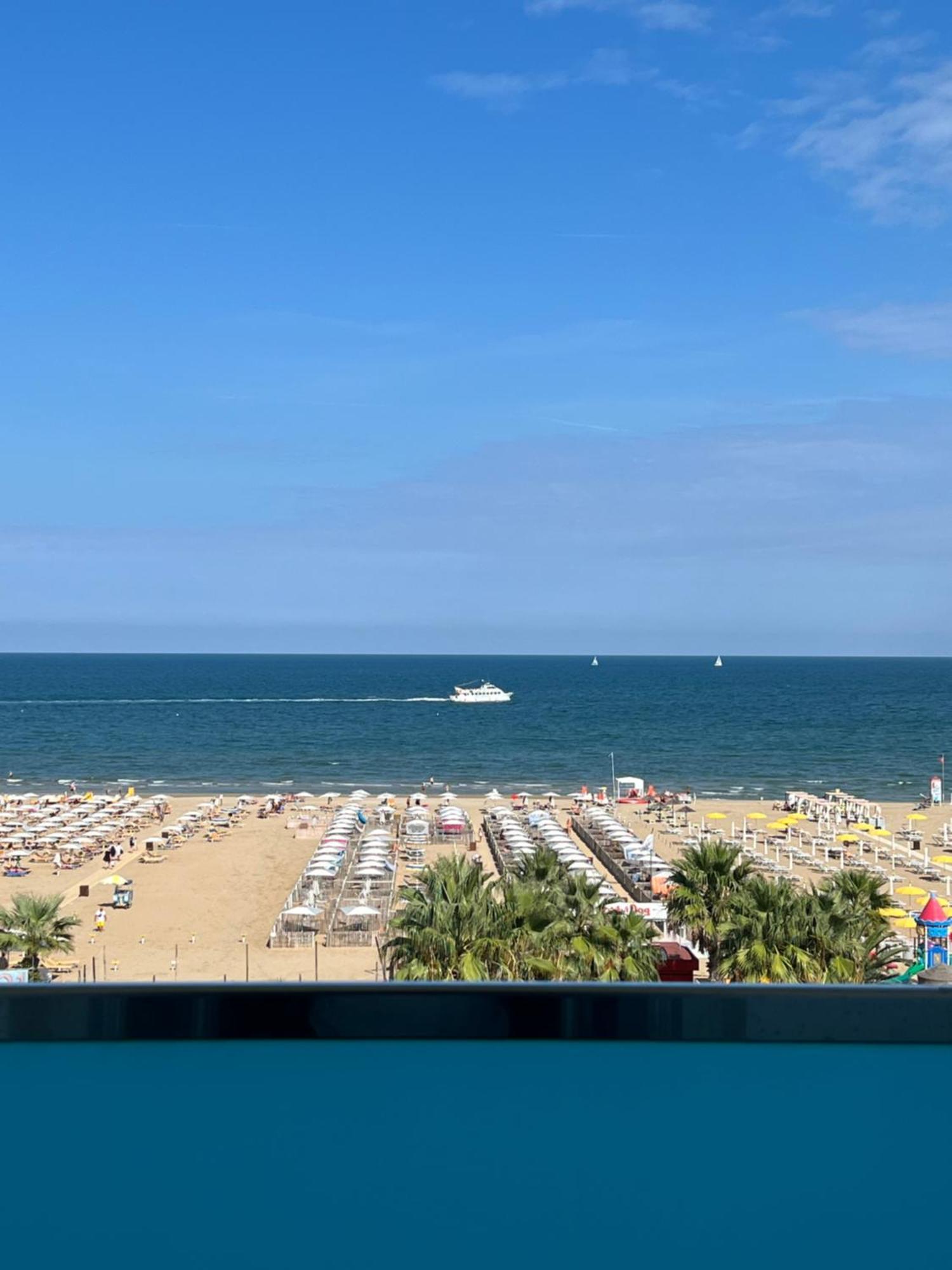 Hotel Spiaggia Marconi Rimini Kültér fotó